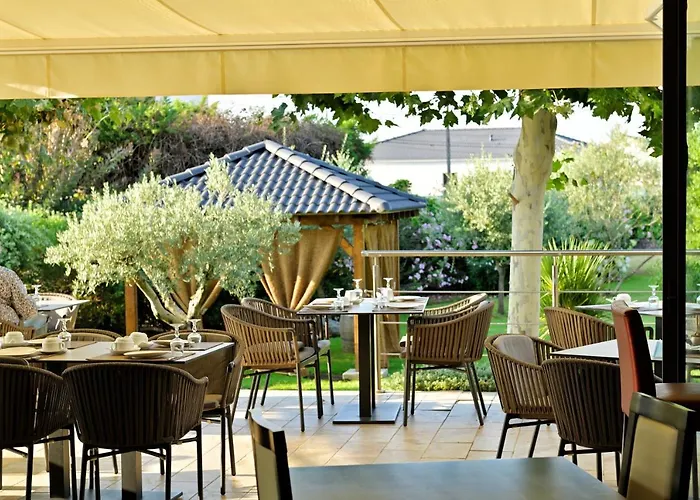 Restaurant La Madrague 酒店 3*