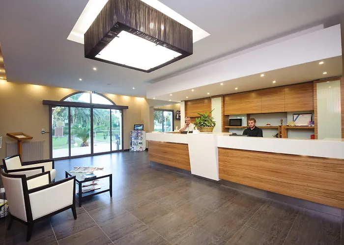 Restaurant La Madrague 酒店 3*