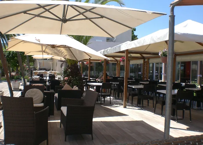 酒店 Restaurant La Madrague 鲁西亚纳