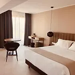 מלון Restaurant La Madrague לוצ'יאנה
