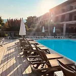 מלון Restaurant La Madrague 3*