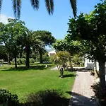 מלון Restaurant La Madrague 3*