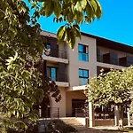מלון Restaurant La Madrague 3*