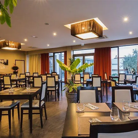 Restaurant La Madrague Hotel Lucciana (Corsica)