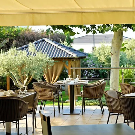 Restaurant La Madrague ホテル 3*