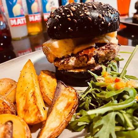 ホテル Restaurant La Madrague 3*