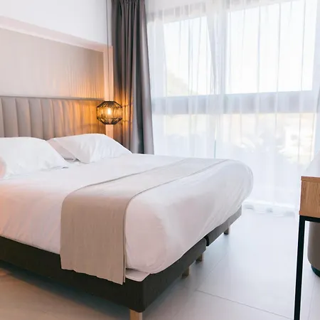 Restaurant La Madrague ホテル 3*