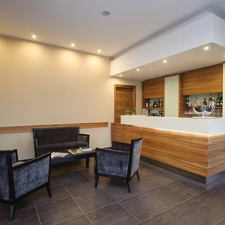 ホテル Restaurant La Madrague 3*