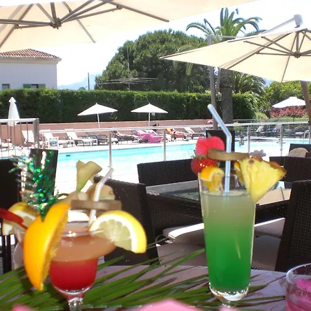 Restaurant La Madrague 호텔 3*