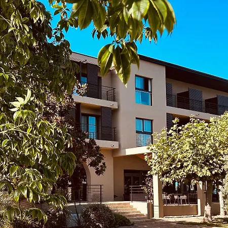 ホテル Restaurant La Madrague 3*