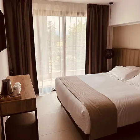 Restaurant La Madrague 호텔 3*