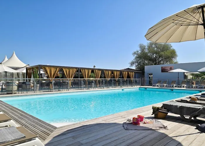 Отель Restaurant La Madrague Люссиана