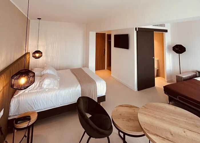 Hotel Restaurant La Madrague Lucciana (Corsica)