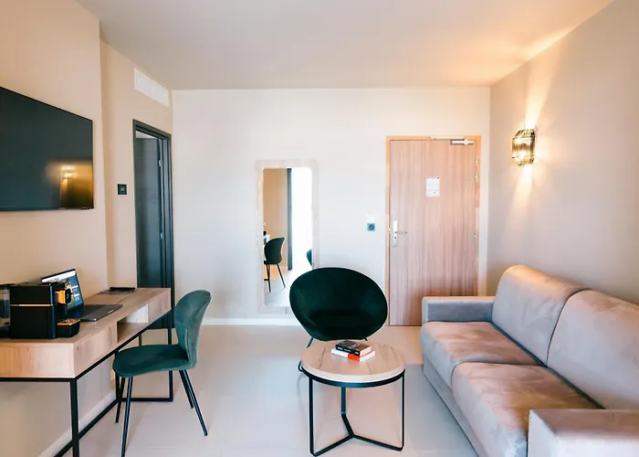 Restaurant La Madrague 3* Люссиана