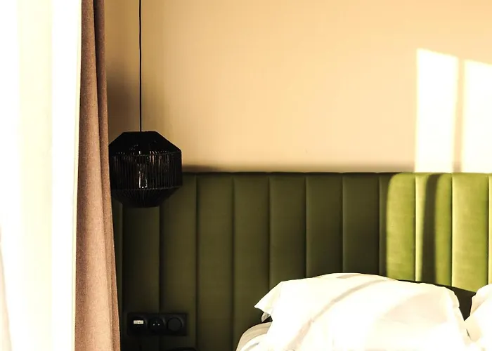 Отель Restaurant La Madrague