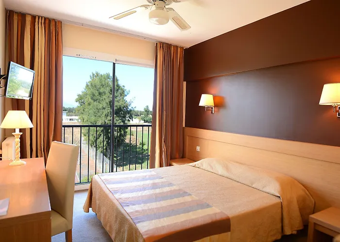 Hotel Restaurant La Madrague