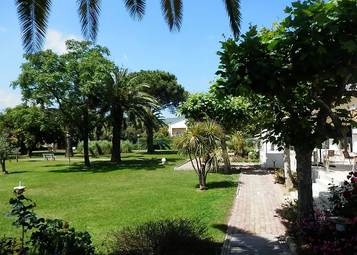 Hotel Restaurant La Madrague 3*