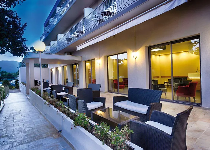 Restaurant La Madrague Hotel Lucciana (Corsica)