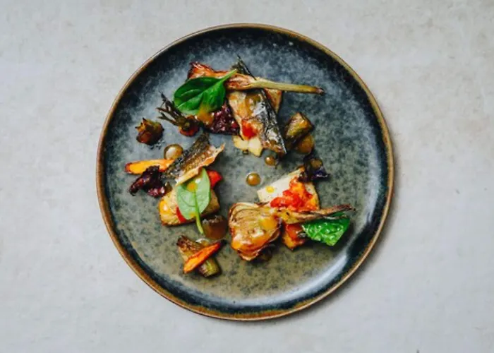 Отель Restaurant La Madrague Люссиана